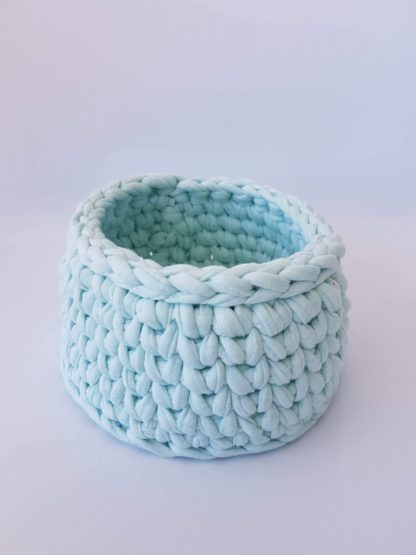 Panier artisanal rond, bleu clair