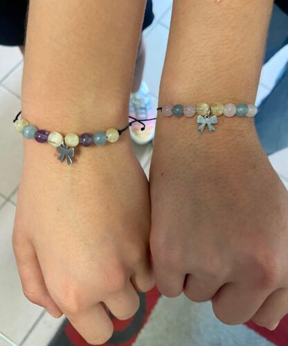 Ateliers anniversaires d’enfants - Fabrication d'un bracelet de lithothérapie – Image 7